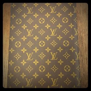 Vintage Louis Vuitton portfolio case